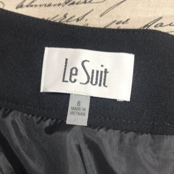 Le Suit Flare-Hem Skirt - Picture 4 of 6